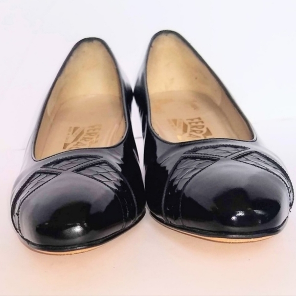 Salvatore Ferragamo Black Patent Leather Pumps 7 B - Picture 5 of 8
